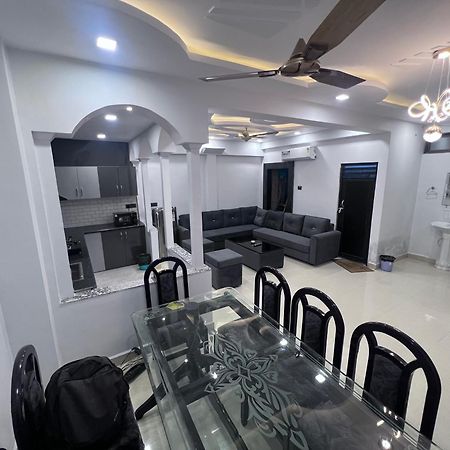 J K Apartment Prayagraj Luaran gambar