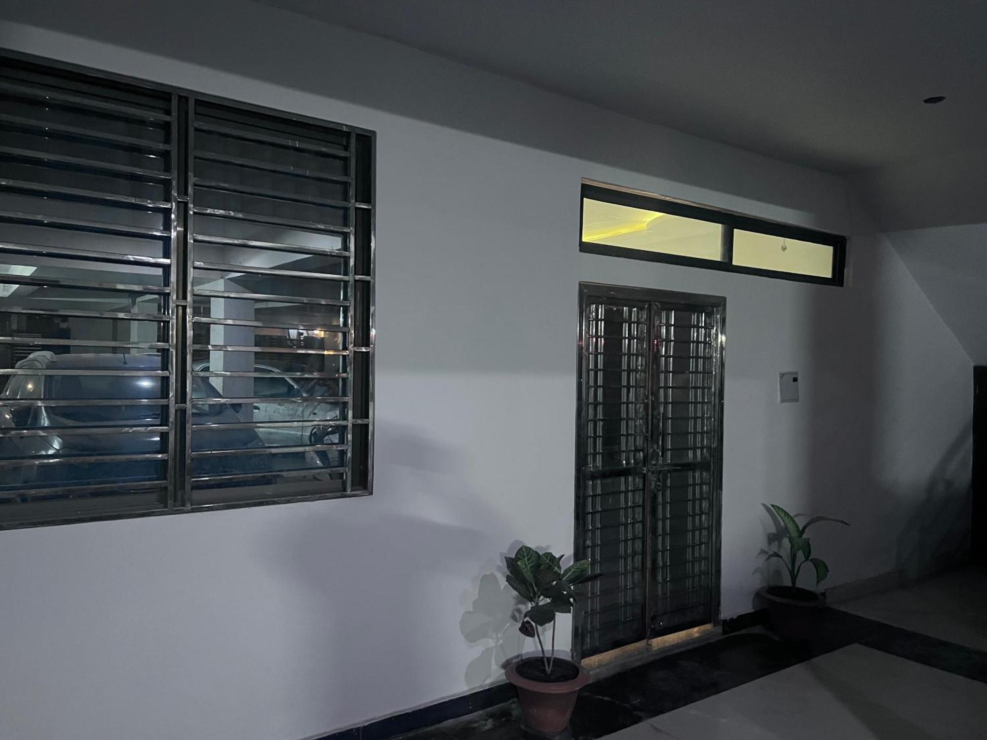 J K Apartment Prayagraj Luaran gambar