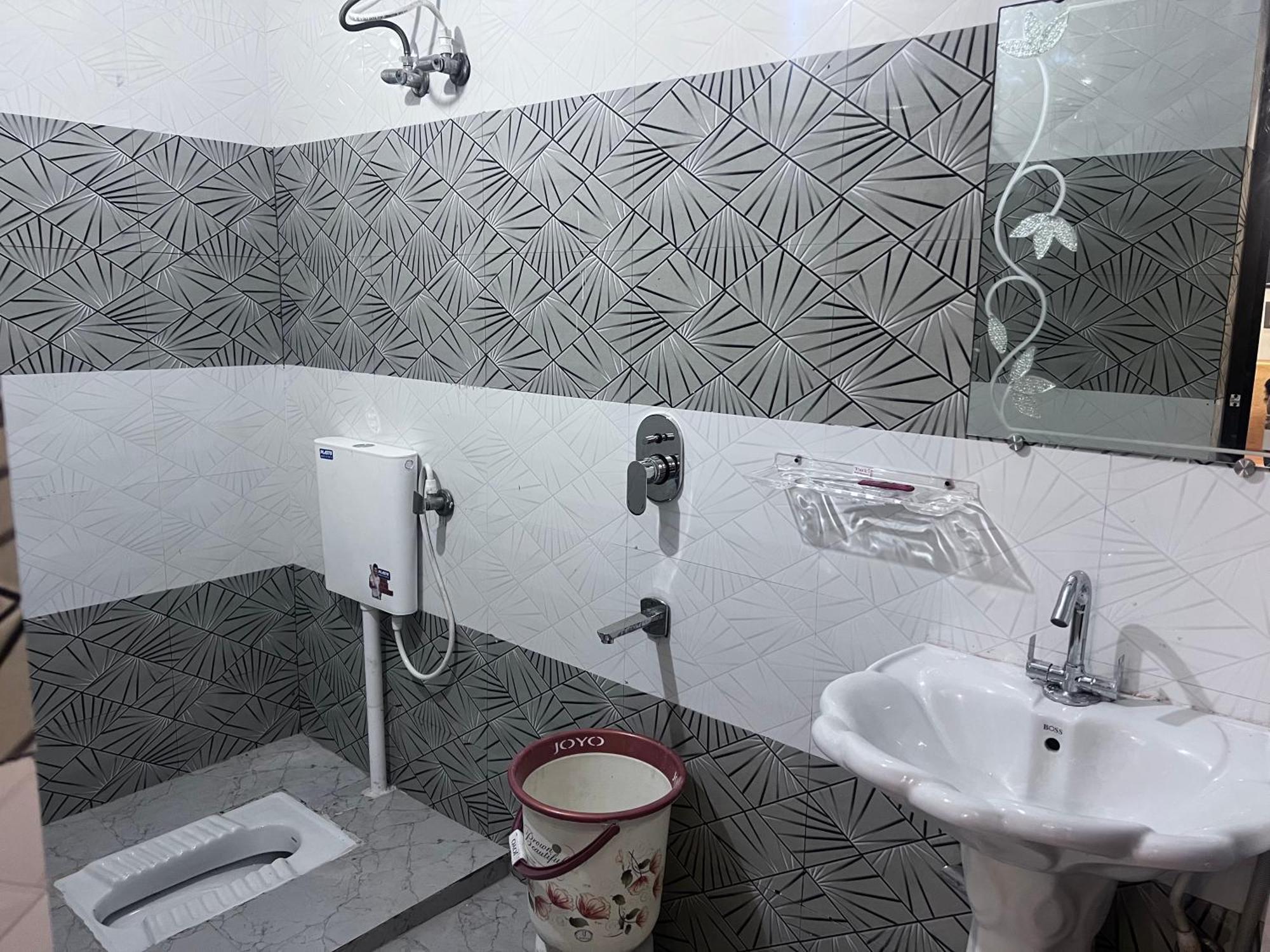 J K Apartment Prayagraj Luaran gambar
